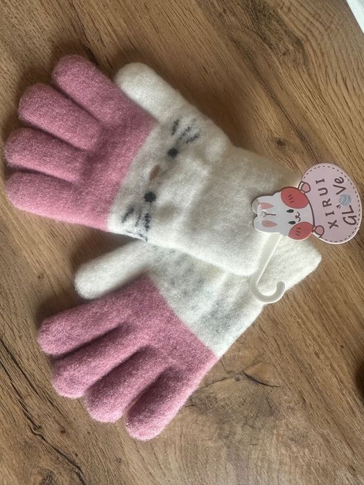 Варежки новые 3 4 года