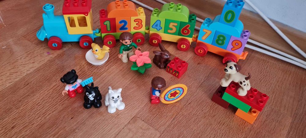 Лего Дупло влакче с допълнителни фигурки и елементи