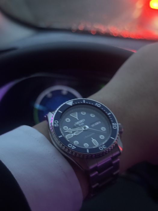 Часы Seiko 5 GMT