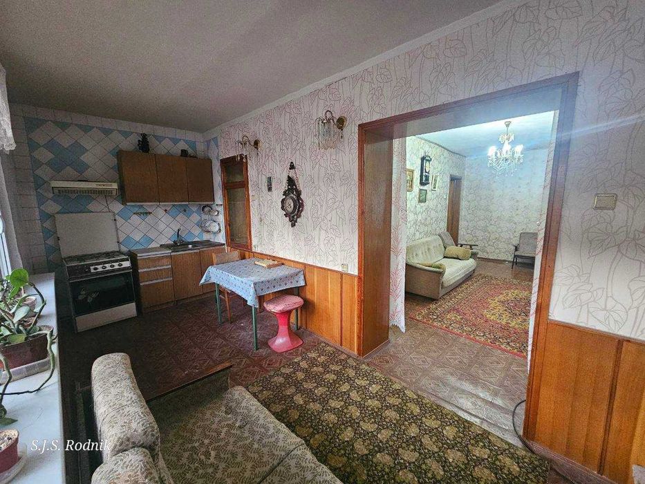 Продается квартира в Мирза Улугбекском районе метро БИЙ 1в2х комнат