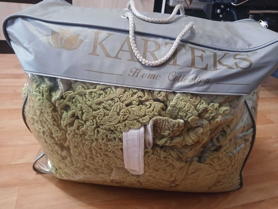 Продам накитки на мягкую мебель большие для кресел