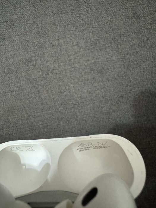 продам airpods б/у