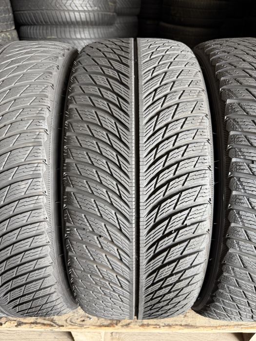 4 anvelope iarna 235/40/19 , 96 W , Michelin , 5.5-6.5 mm !