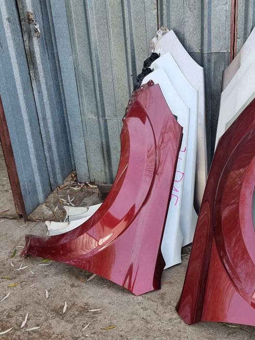 Крыло переднее на Subaru Outback BR.