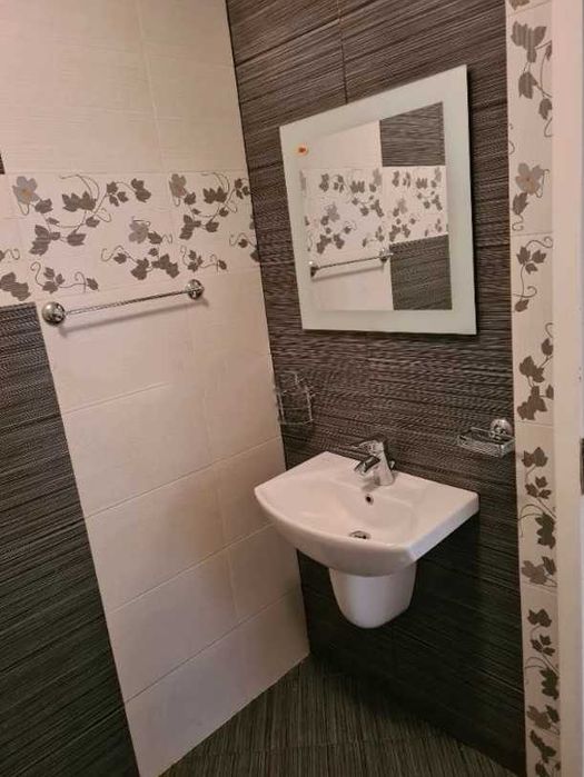 Дава се под наем Тристаен апартамент в София, Гоце Делчев - 90 кв.м за 714 € - Снимка #7