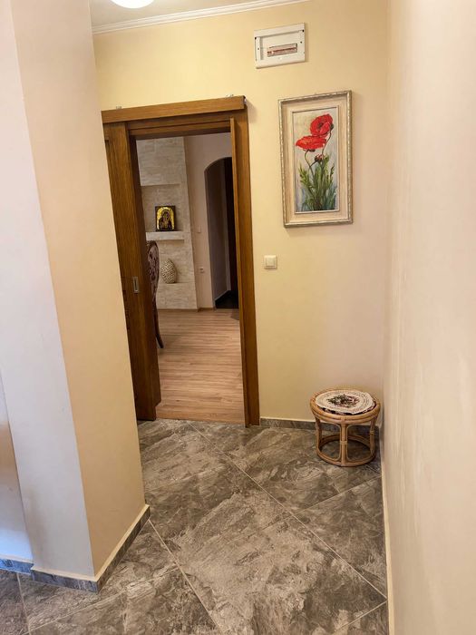 Продавам тристаен апартамент в кв. Лазур, гр. Бургас - снимка 14