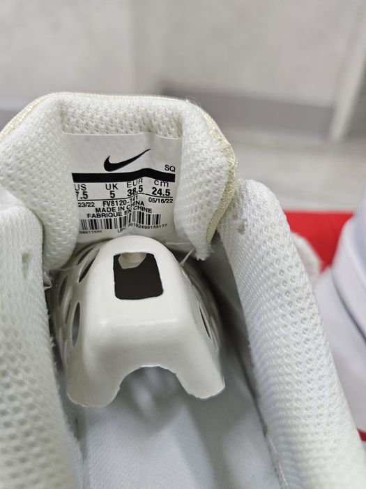 Кроссовки женские Nike