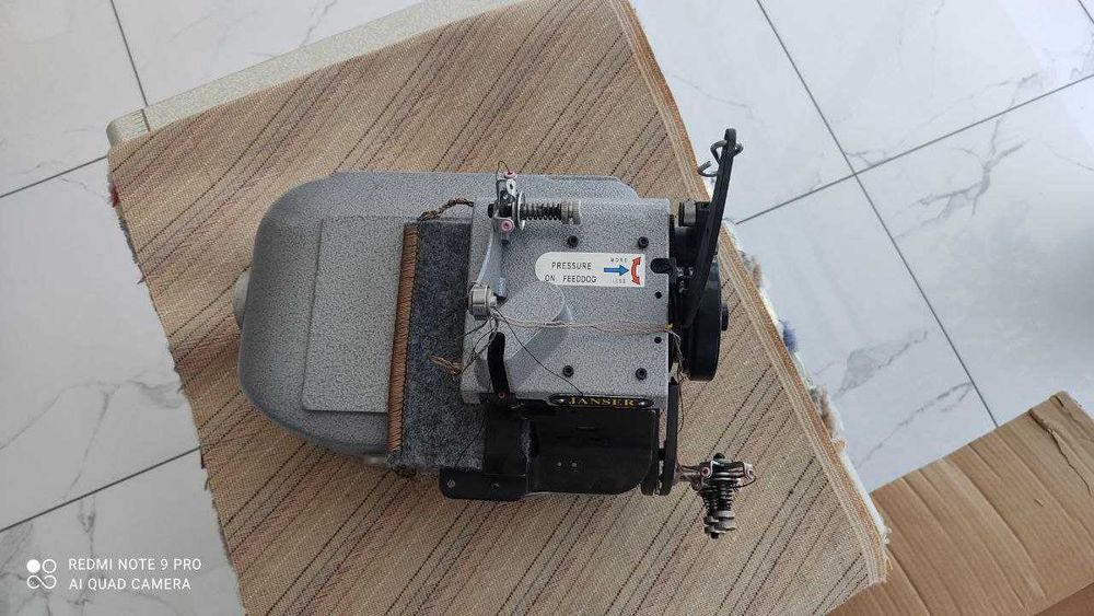 Оверлок машина для прошивки ковровых изделий