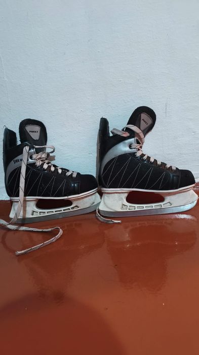 Продам коньки б/у