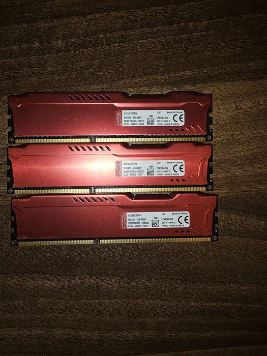3 stichuri HyperX ddr3 Fury Red