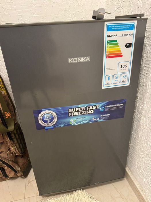 Холодильник,среднего размера,серый