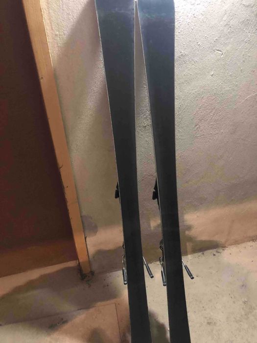 Продавам ски 149