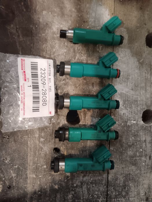 Дюзи за рав4. 3 2.0 бензин нови