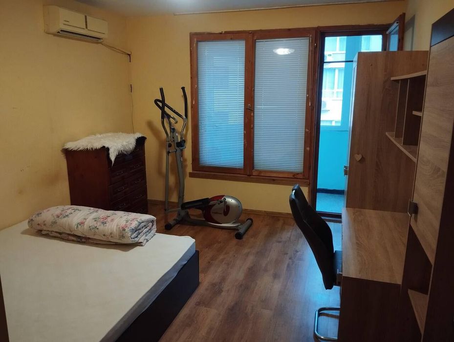 Дава се под наем Двустаен апартамент в Бургас, Център - 70 кв.м за 459 € - Снимка #3