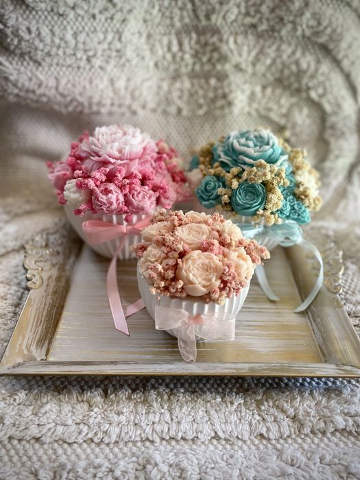 Ароматни букети в кашпа. Цветя от восък с аромат.