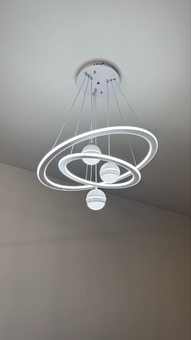 Люстра белая диод