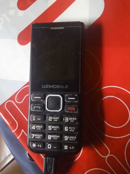 Продам телефон uzmobile Y10