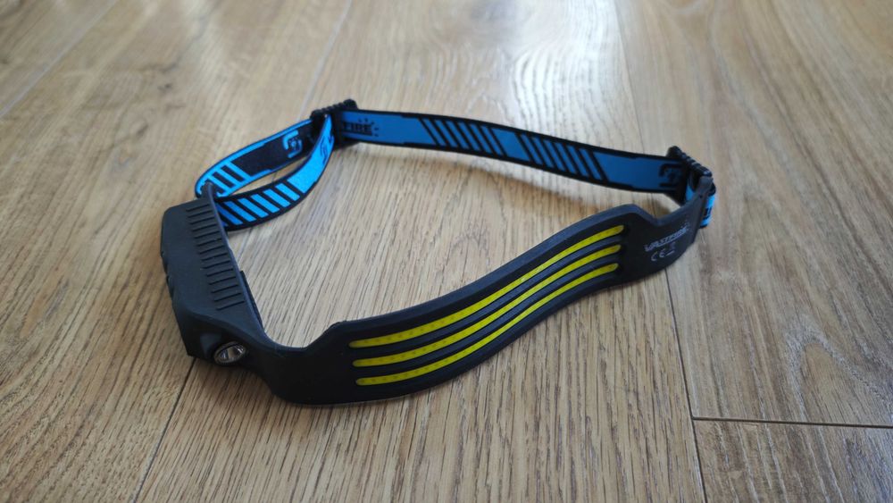 LED челник със сензор за движение и фенерче