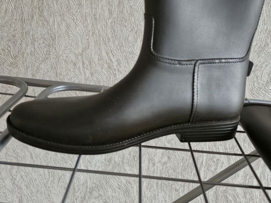 Резиновые сапоги для узкой стопы