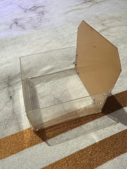 Продам тлрговые прилавки и подставки