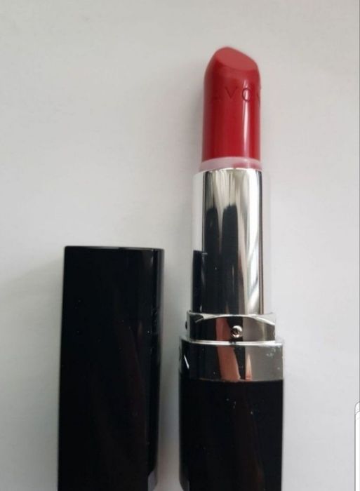 Avon Ultra Colour Red 2000