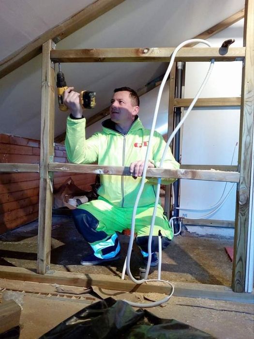 Renovam apartamente și locuințe ,acoperișuri și izolații.