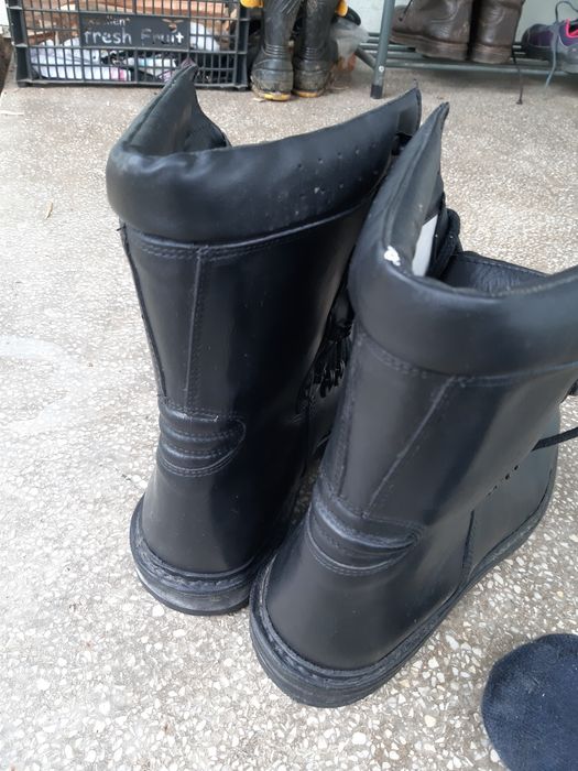 Bocanci de armata noi