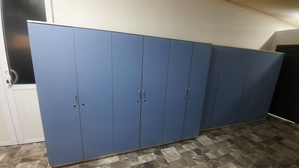 Продаётся  шкаф для раздевалки  спорт секции