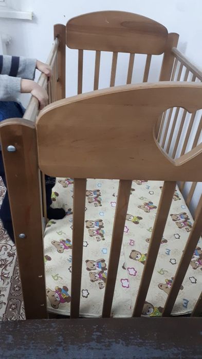 Детская кровать из дерева