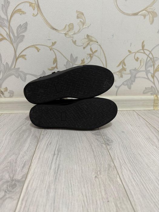 Подростковые ботинки