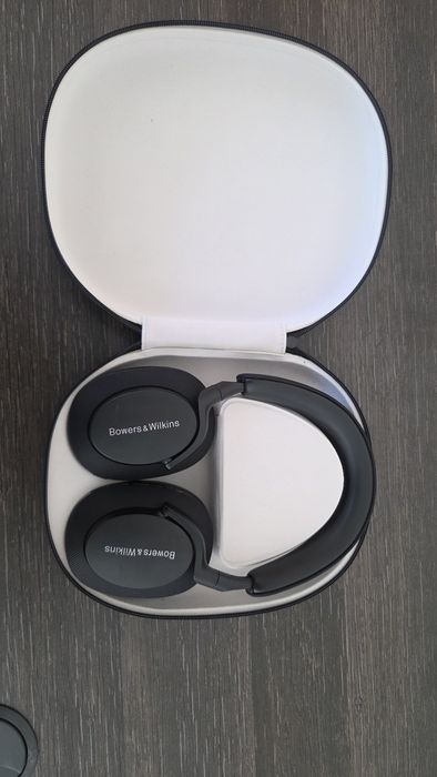 Слушалки Bowers & Wilkins нови