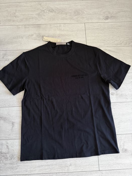 Tricou essentials nou