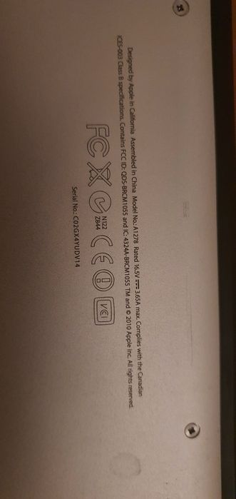 Vând mackbook pro