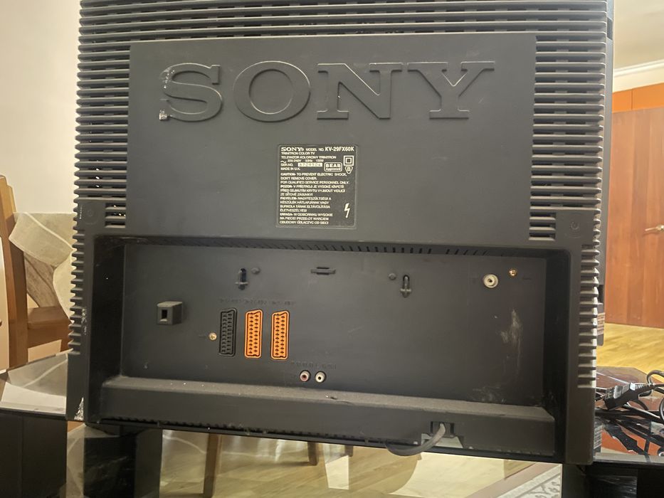 Телевизор с подставкой