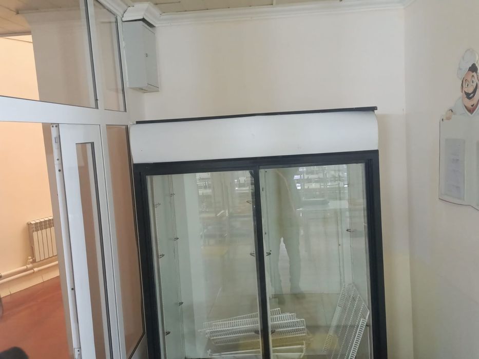 Профессиональный холодильник

Продаётся