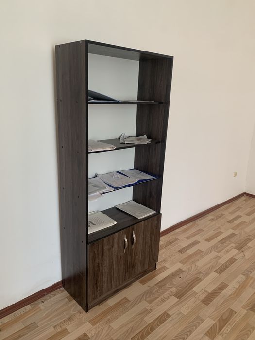 Офис учун мебел сотилади