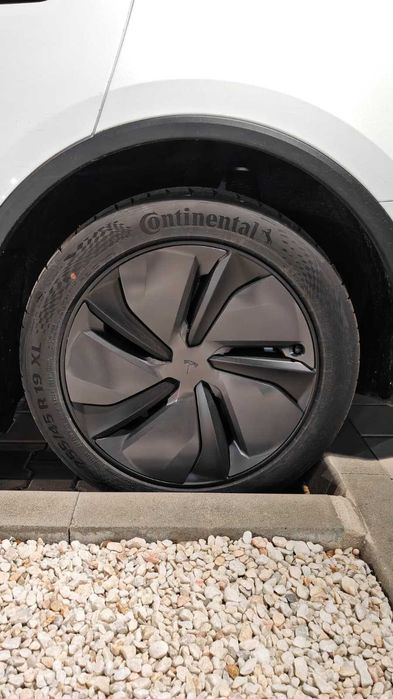 4x Anvelope Vara CONTINENTAL SportContact 7 255/45 R19 104 Y XL - 218km de pe Tesla noua