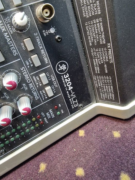 Amanet Vitan 107 / mixer Mackie