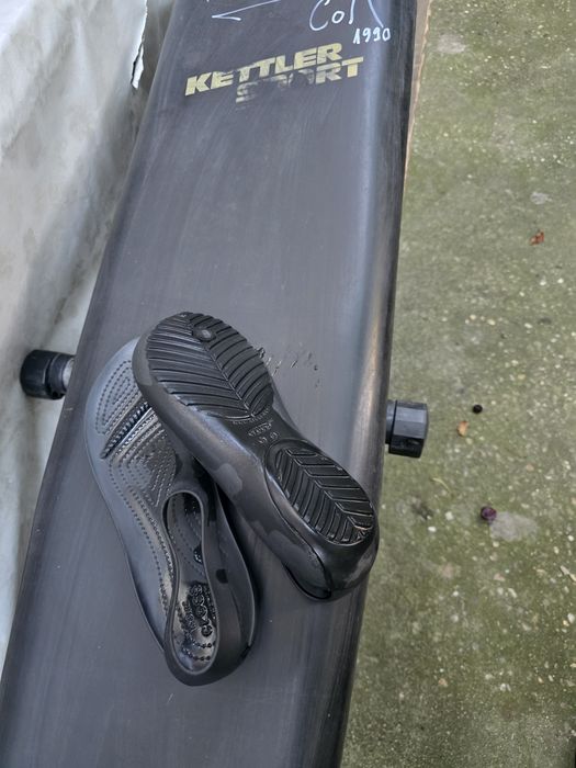 Banca fitnes foarte nine intretinuta