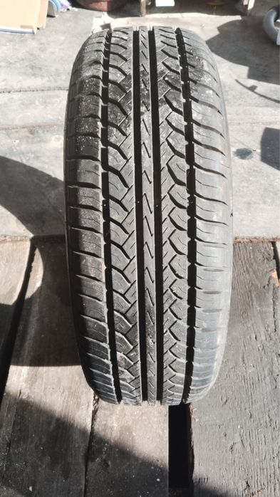 Продам шину  б / у