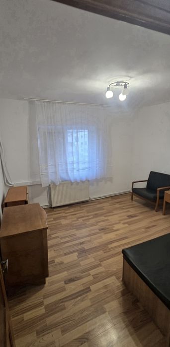 Vand apartament 2 camere - Barlad zona ultracentrală