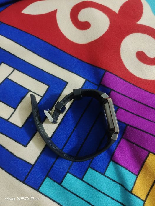 Часы Givenchy батарею  нужно заменить