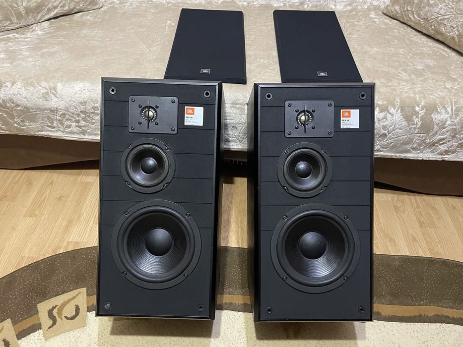 Boxe podea Jbl model Tlx 16