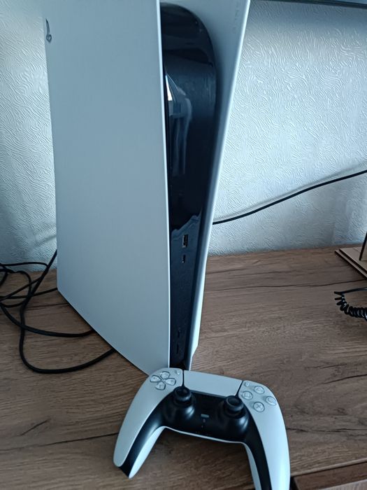 Продам Sony Ps5 +1 гейпад