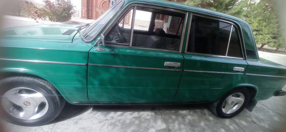 Vaz 2106 radnoy kraska