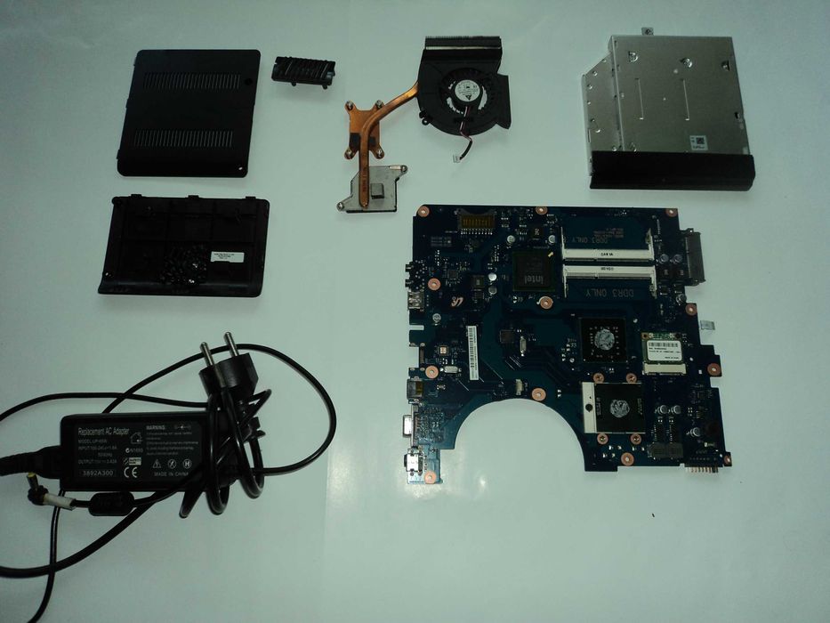 Лаптоп SAMSUNG RV510 на части