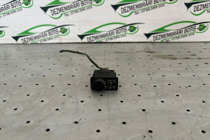 Buton reglaj faruri Nissan Terrano R20