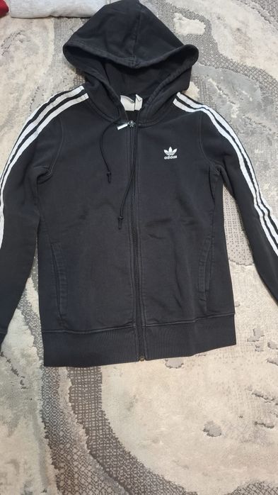 Hanorace Nike, Adidas,Tommy și Puma