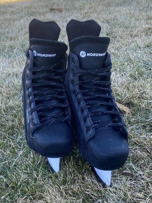 Продам коньки 38 размер