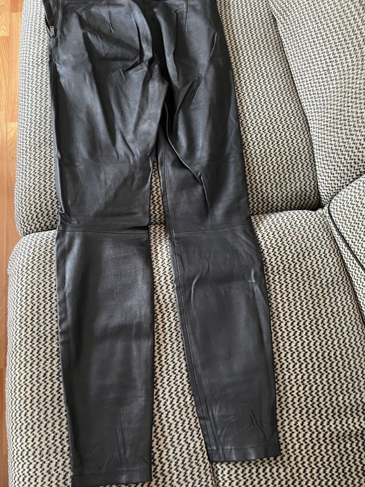 Pantaloni de piele nappa mulati Massimo Dutti S